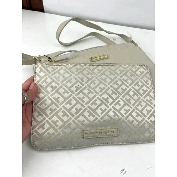 Tommy Hilfiger Beige Pebble Leather Crossbody Purse with Pouch Twice as Nice - Picture 11 of 16